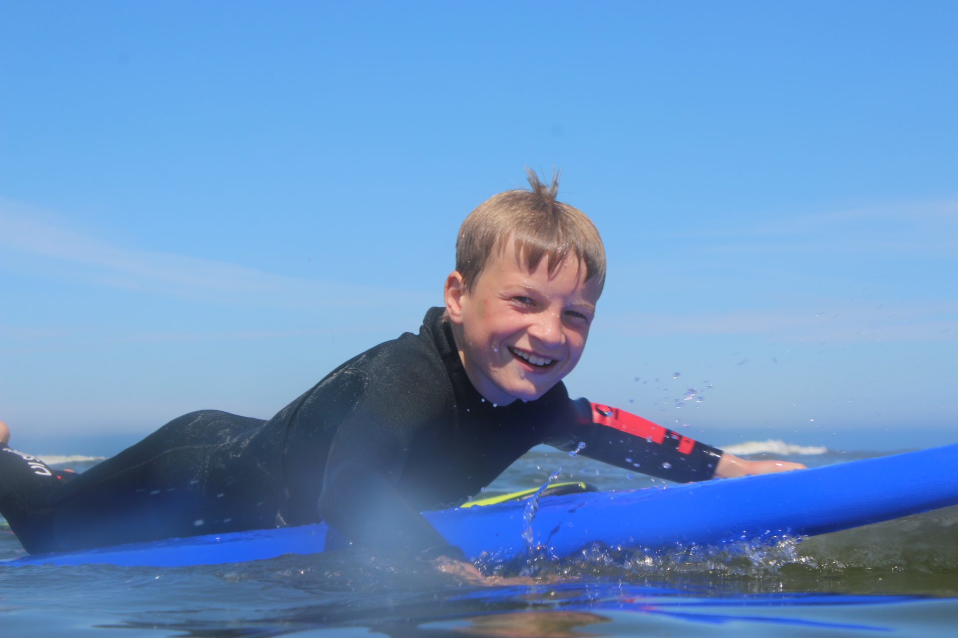 Surfen voor de kinderen op Terschelling